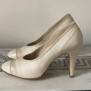 Hermès beige heels